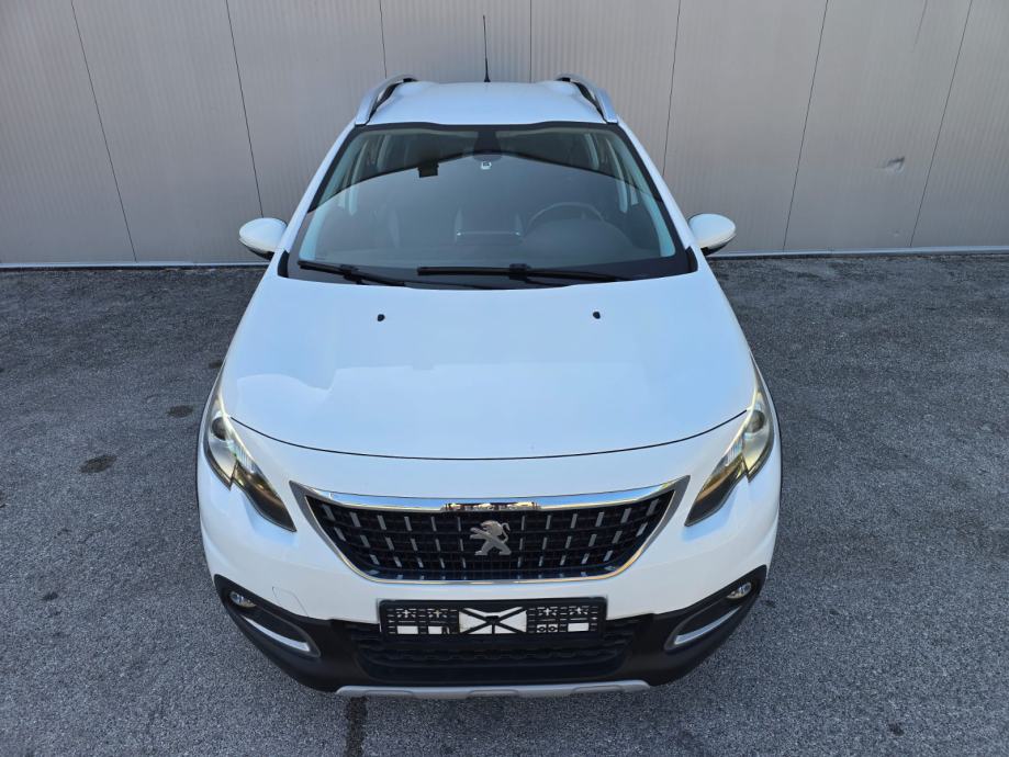Peugeot 2008 1,2 110 KS Allure, Veliki Servis, Prvi vlasnik, Jamstvo!, fotografija 9