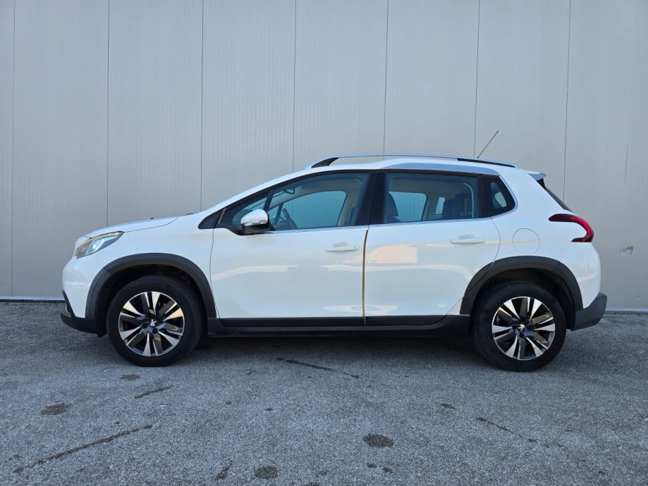 Peugeot 2008 1,2 110 KS Allure, Veliki Servis, Prvi vlasnik, Jamstvo!, fotografija 3