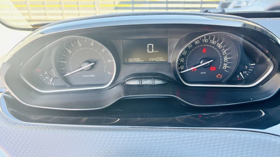 Peugeot 2008 1.2 110KS, Active, ***118000km*** NAVIGACIJA; AUT KLIMA., fotografija 15