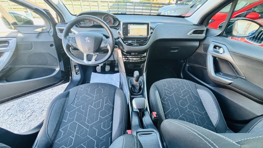 Peugeot 2008 1.2 110KS, Active, ***118000km*** NAVIGACIJA; AUT KLIMA., fotografija 7