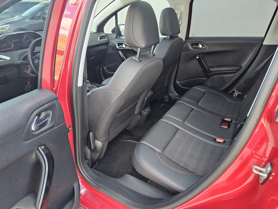 Peugeot 2008 1.2 115 GT Line*88000 km*2019g.*Garancija 2.godine.*, fotografija 9
