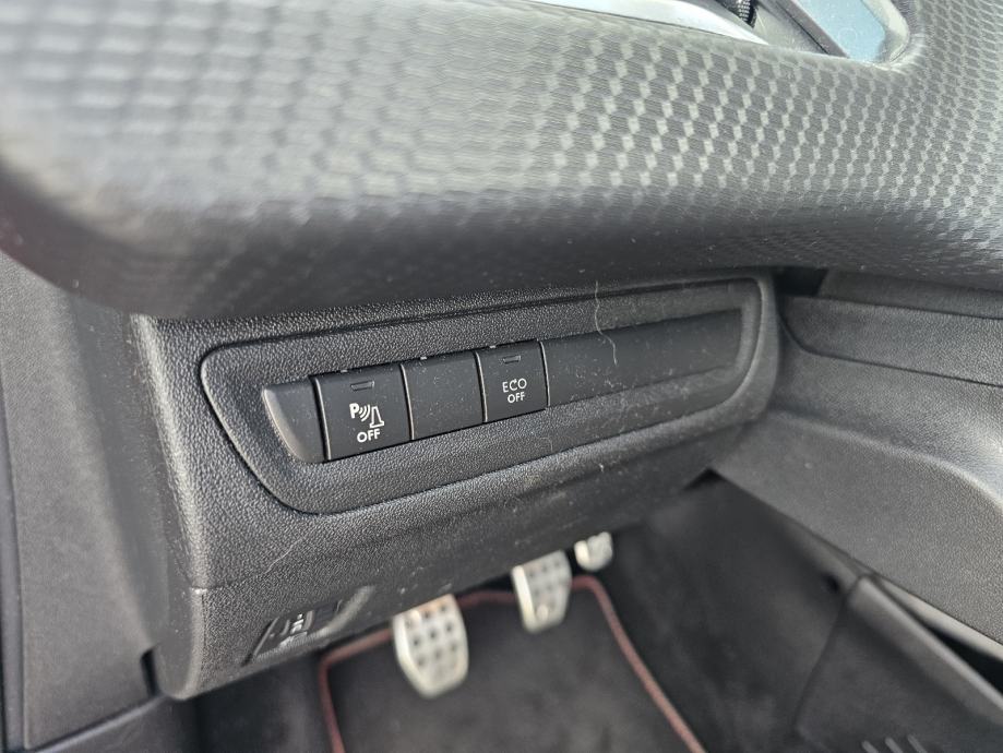 Peugeot 2008 1.2 115 GT Line*88000 km*2019g.*Garancija 2.godine.*, fotografija 14