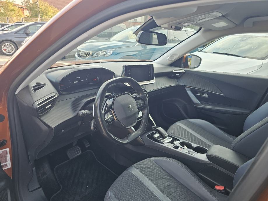 Peugeot 2008 1,2 130*Automatik*2020g*76000km*Garancija 2.god*, fotografija 7
