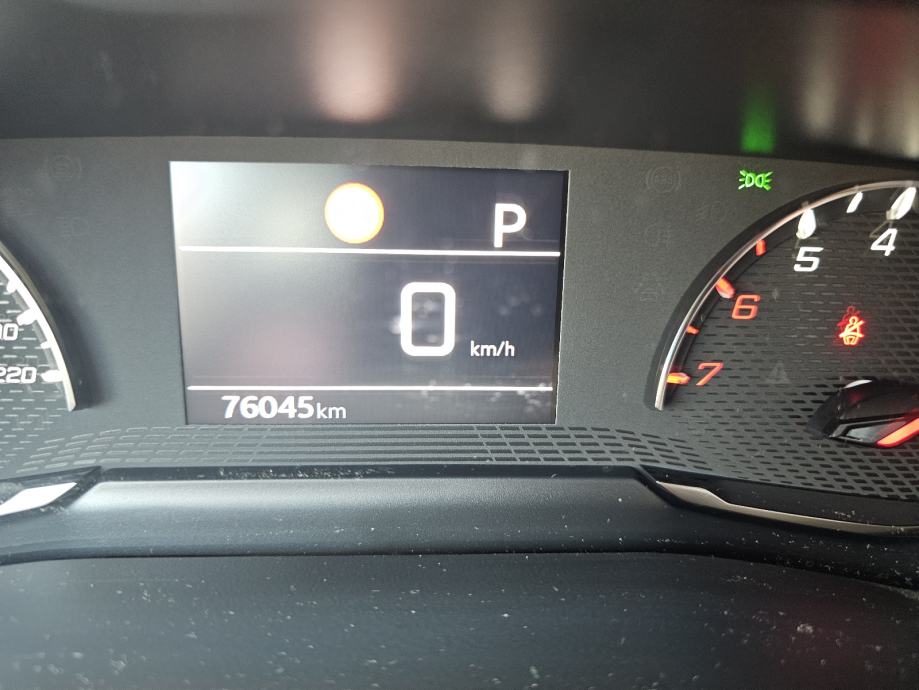 Peugeot 2008 1,2 130*Automatik*2020g*76000km*Garancija 2.god*, fotografija 15