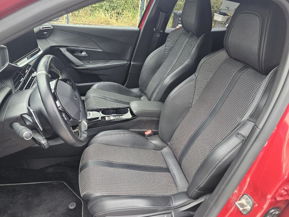 Peugeot 2008 1.2 130 GT Line*Automatik*69000km*2021g.*Garancija 2god*, fotografija 7