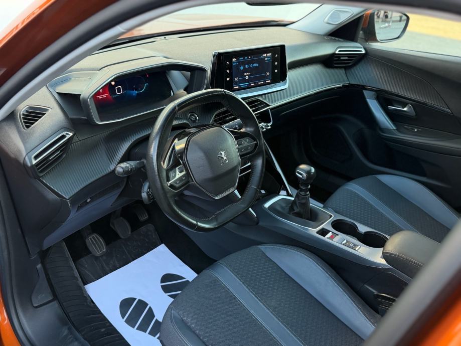 Peugeot 2008 1,2 Allure,Virtual FULL Oprema, fotografija 7