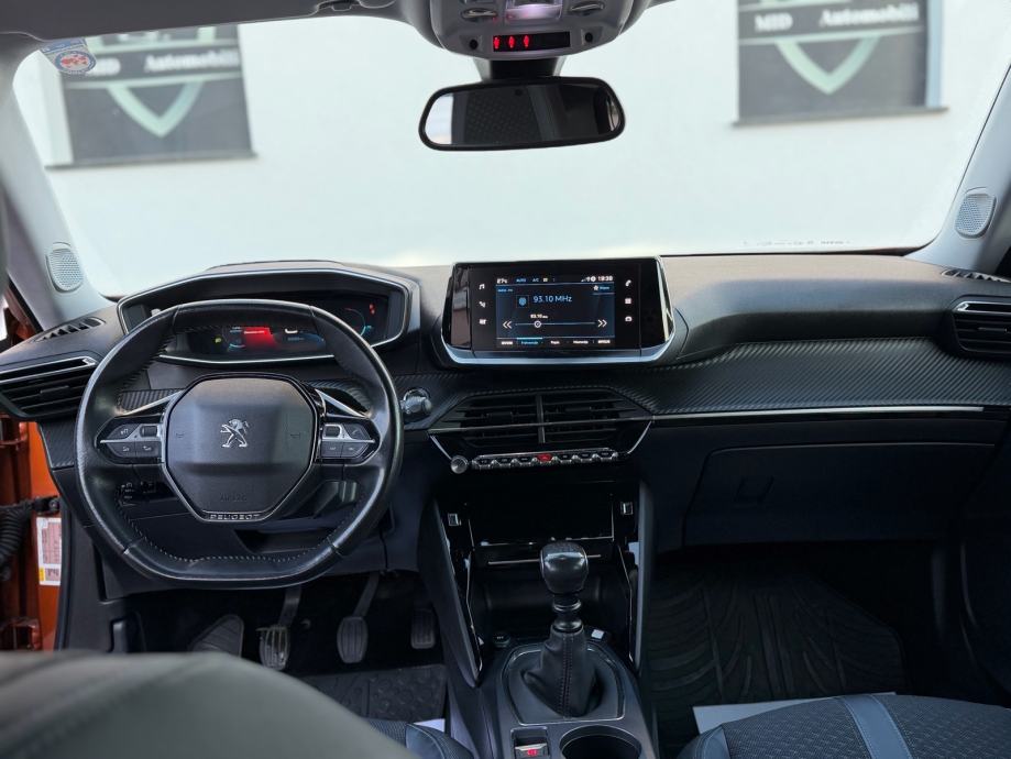 Peugeot 2008 1,2 Allure,Virtual FULL Oprema, fotografija 8