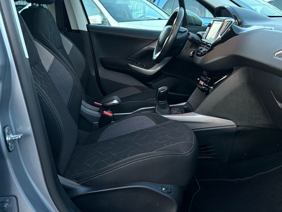 Peugeot 2008 1,2 ••LED••NAVI••ALU••AUTOMATSKA KLIMA••, fotografija 12