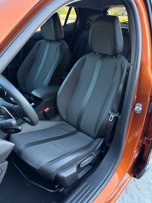 Peugeot 2008 1,2 PT 130KS ALLURE | AUTOMATIK | LED | KAMERA | JAMSTVO, fotografija 19