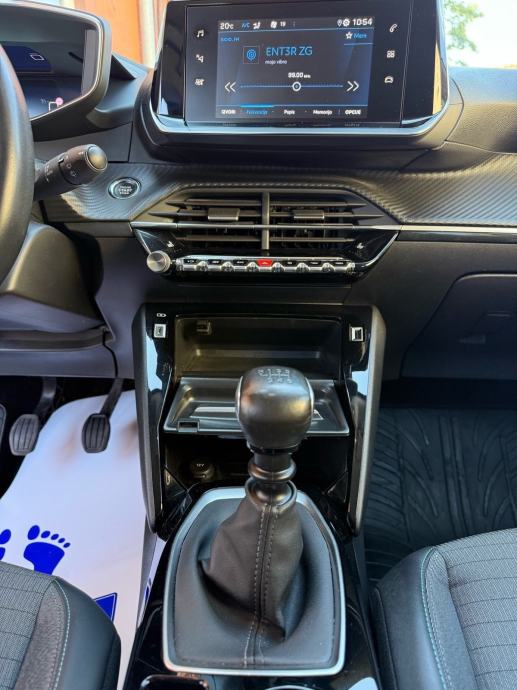 Peugeot 2008 1.2 Pure-Tech*130*ALLURE*R.KAMERA*VIRTUAL COCKPIT*PDC*ALU, fotografija 16