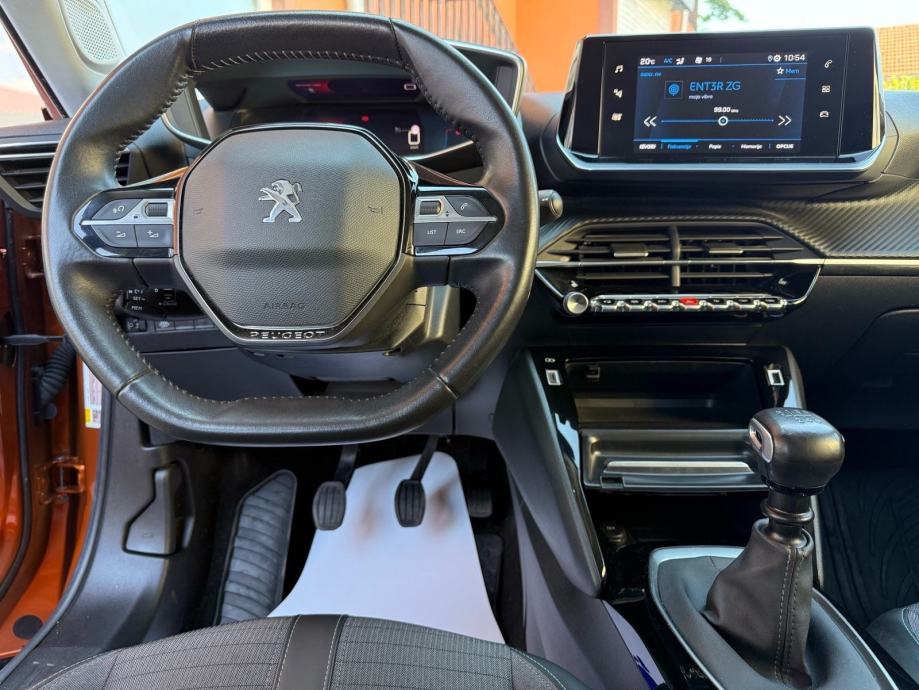 Peugeot 2008 1.2 Pure-Tech*130*ALLURE*R.KAMERA*VIRTUAL COCKPIT*PDC*ALU, fotografija 17