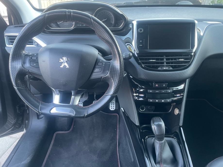 Peugeot 2008 1,2 PURE TECH GT-LINE, fotografija 7