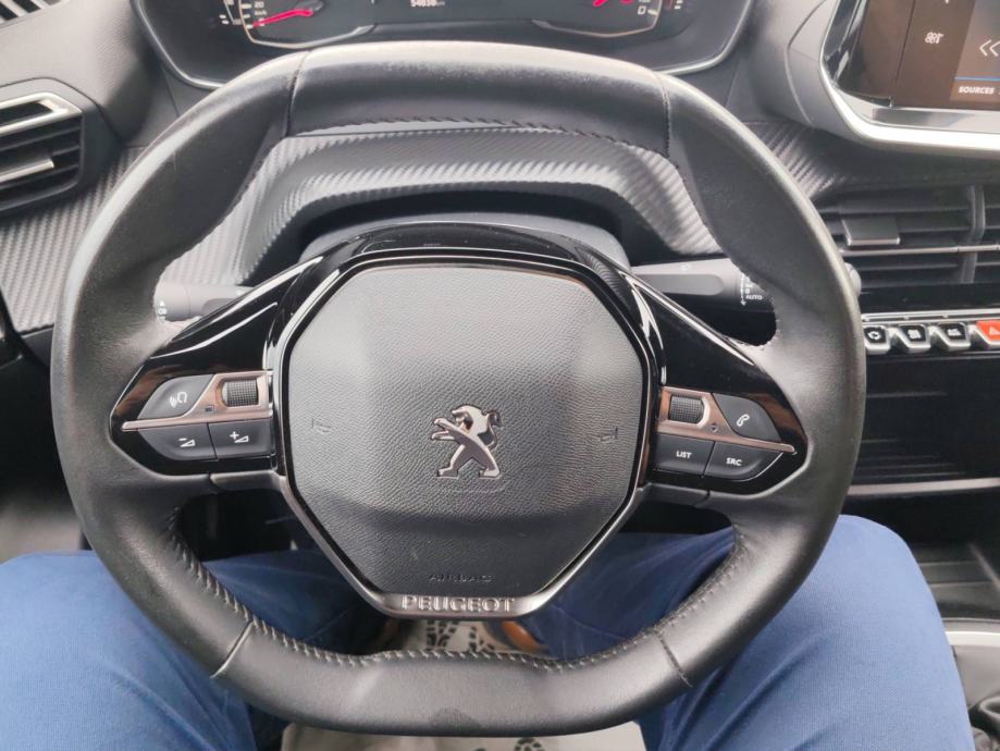 PEUGEOT 2008 1.2 PureTech 100 KS STYLE *VOZILO S JAMSTVOM*, fotografija 15