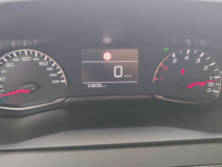 PEUGEOT 2008 1.2 PureTech 100 KS STYLE *VOZILO S JAMSTVOM*, fotografija 16