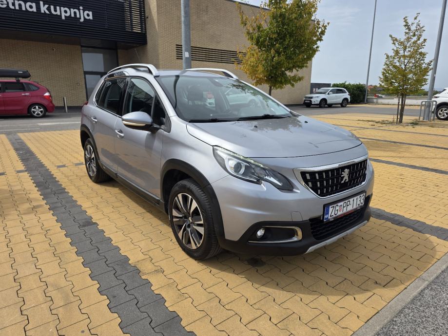 Peugeot 2008 1,2 **Allure oprema*Top stanje*1.vlasnik*, fotografija 3