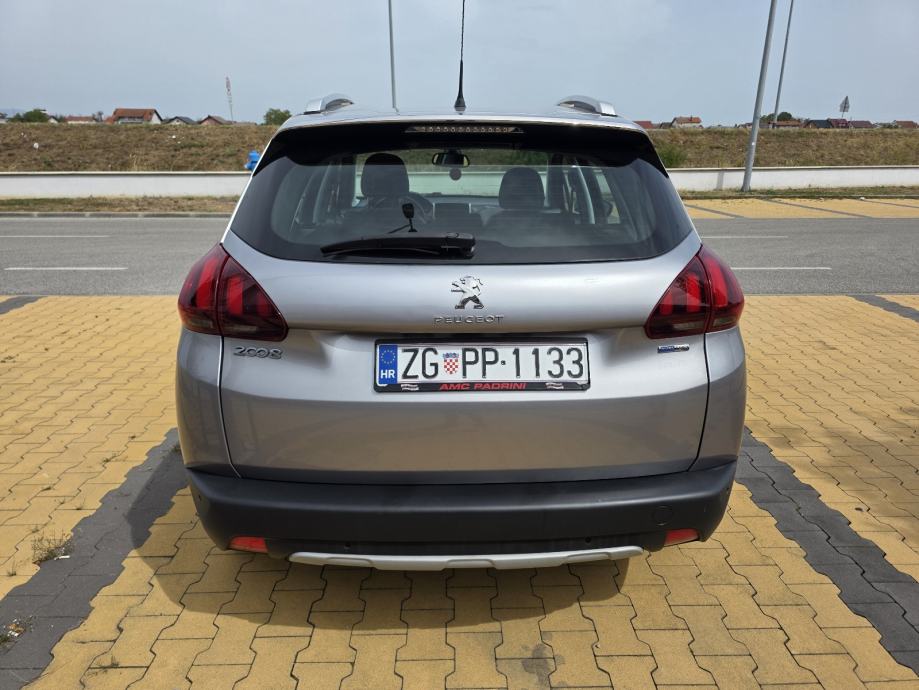 Peugeot 2008 1,2 **Allure oprema*Top stanje*1.vlasnik*, fotografija 5