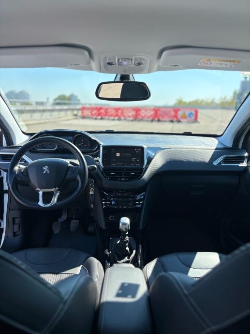 Peugeot 2008 1.2 PureTech 130 Allure – 2018. – 115.000 km, fotografija 7