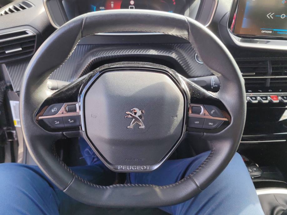 PEUGEOT 2008 1.2 PureTech 130 KS ALLURE *VOZILO S JAMSTVOM*, fotografija 15