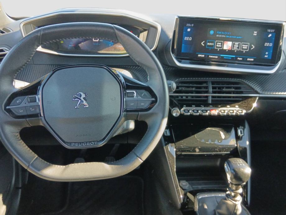 PEUGEOT 2008 1.2 PureTech 130 KS ALLURE *VOZILO S JAMSTVOM*, fotografija 14