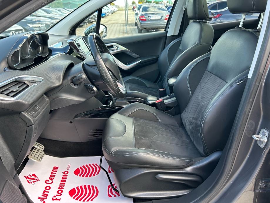 Peugeot 2008 1,2 PureTech 2018.,AUTOMATIK, PANORAMA, SERVISNA, NAVI, fotografija 13