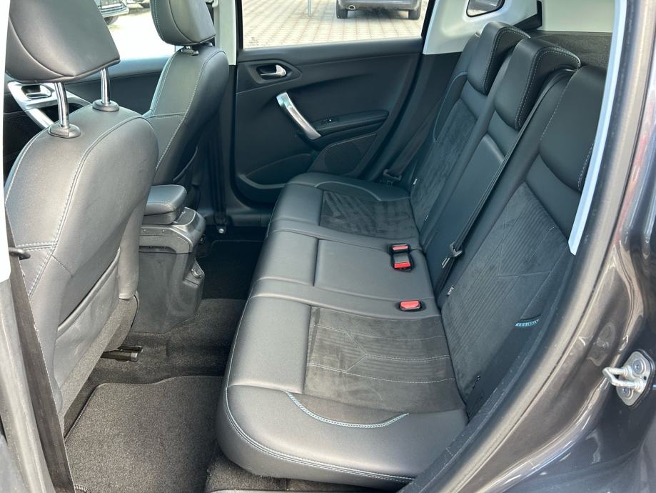 Peugeot 2008 1,2 PureTech 2018.,AUTOMATIK, PANORAMA, SERVISNA, NAVI, fotografija 14