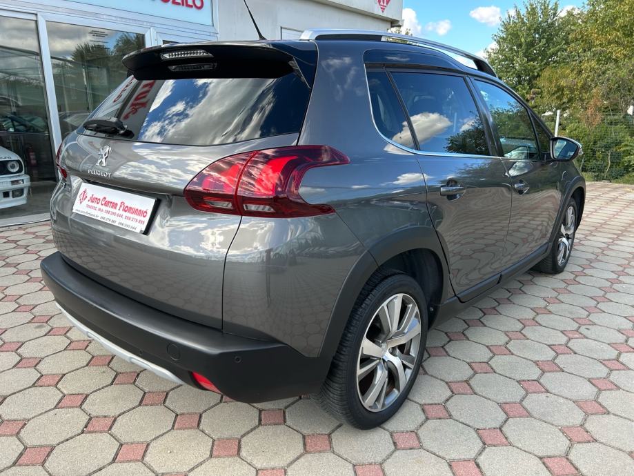 Peugeot 2008 1,2 PureTech 2018.,AUTOMATIK, PANORAMA, SERVISNA, NAVI, fotografija 5