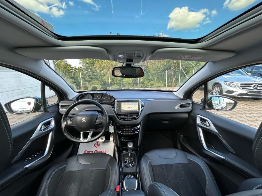 Peugeot 2008 1,2 PureTech 2018.,AUTOMATIK, PANORAMA, SERVISNA, NAVI, fotografija 10