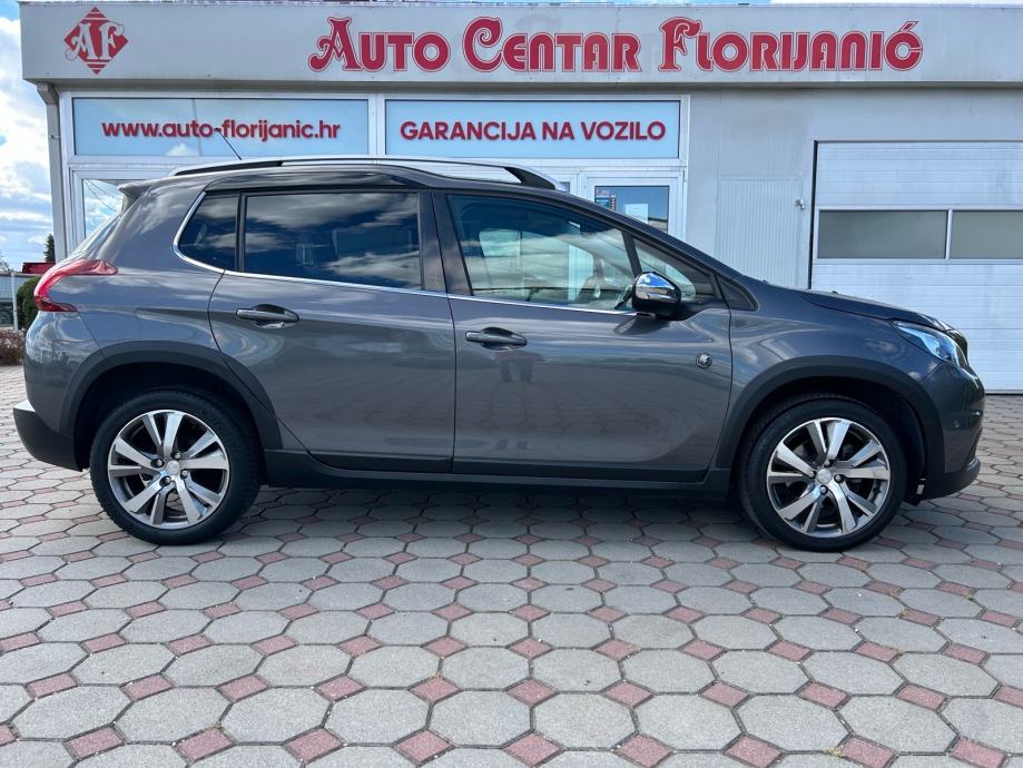 Peugeot 2008 1,2 PureTech 2018.,AUTOMATIK, PANORAMA, SERVISNA, NAVI, fotografija 4