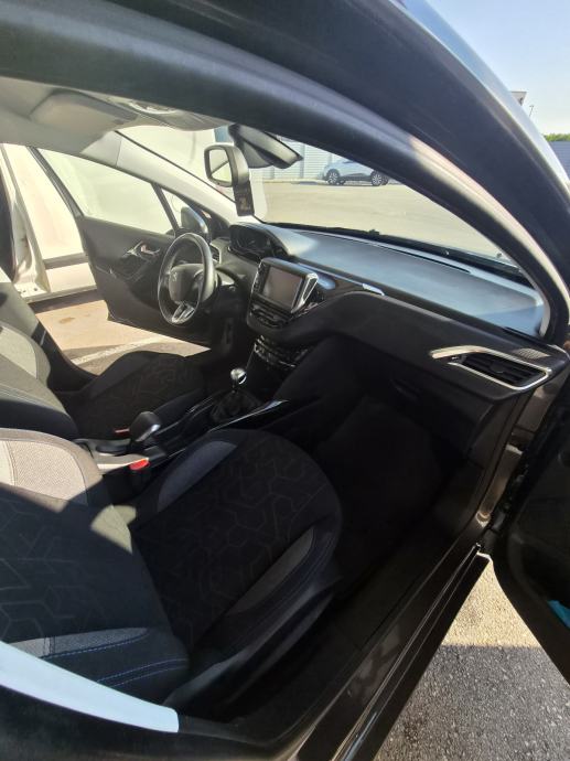 Peugeot 2008 1,2 PureTech /96kw moguca zamijena za jeftinije, fotografija 7