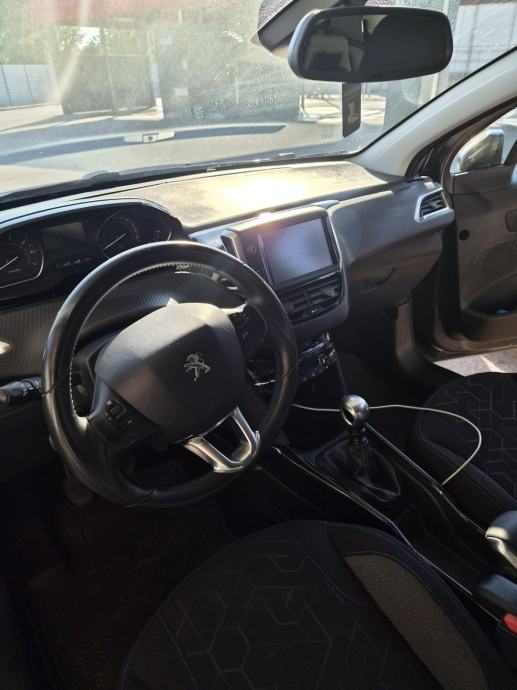 Peugeot 2008 1,2 PureTech /96kw moguca zamijena za jeftinije, fotografija 9