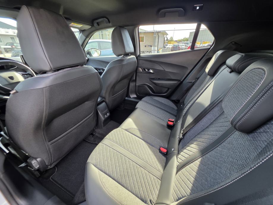 Peugeot 2008 1,2 PureTech | ALLURE | PERLA | FACELIFT | JAMSTVO, fotografija 15