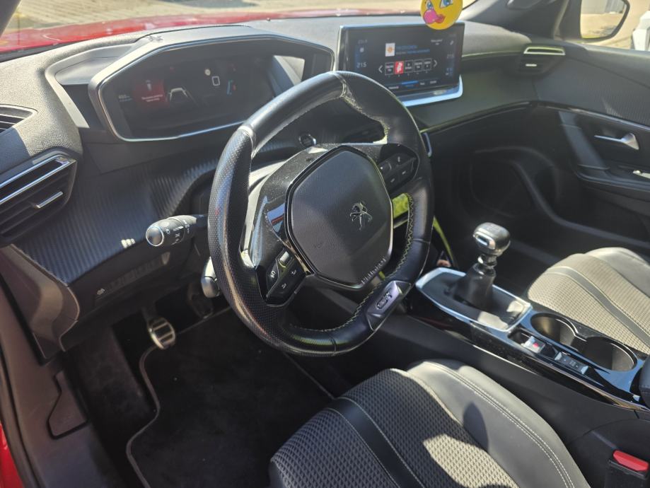 Peugeot 2008 1,2 PureTech GT-LINE, registriran godinu dana, fotografija 8