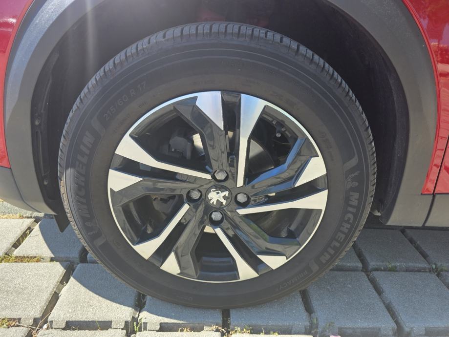 Peugeot 2008 1,2 PureTech GT-LINE, registriran godinu dana, fotografija 14