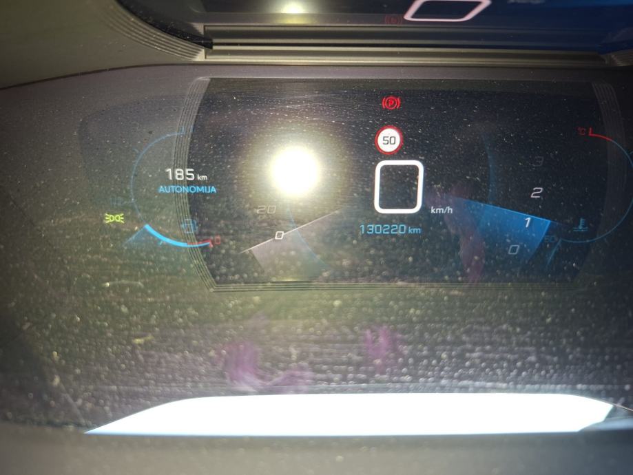 Peugeot 2008 1,2 PureTech GT-LINE, registriran godinu dana, fotografija 16