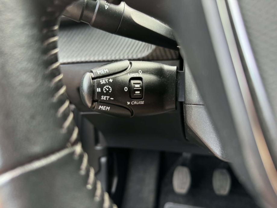 Peugeot 2008 1,2 *Kamere, tempomat,.. *Garancija 12.mj.*, fotografija 12