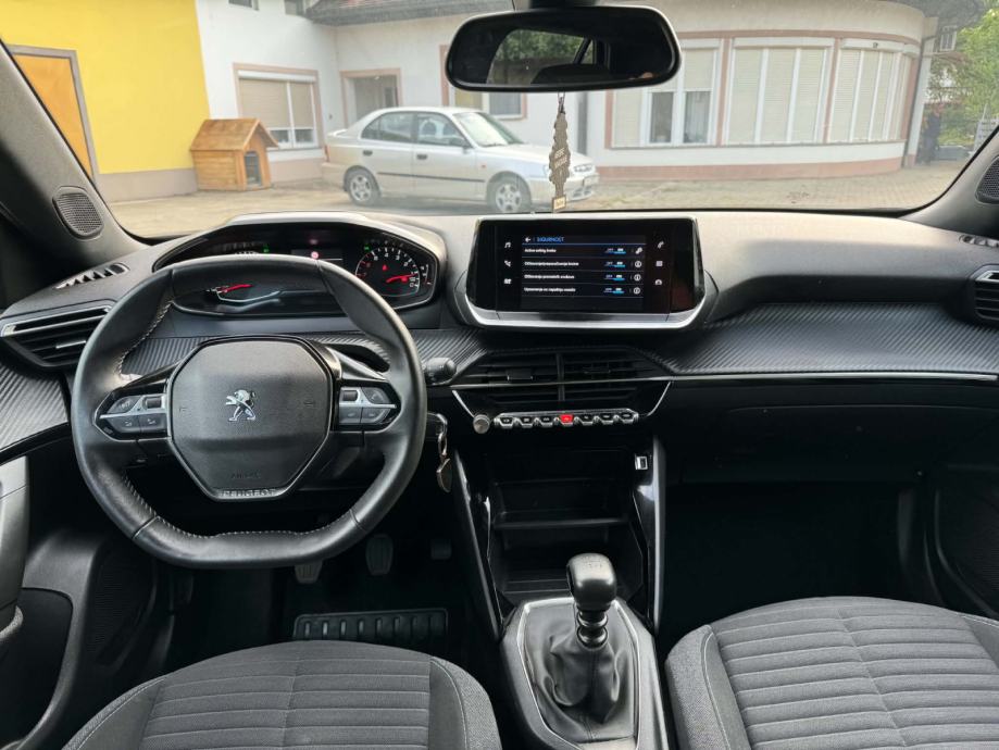 Peugeot 2008 1,2 *Kamere, tempomat,.. *Garancija 12.mj.*, fotografija 7