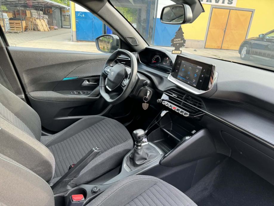 Peugeot 2008 1,2 *Kamere, tempomat,.. *Garancija 12.mj.*, fotografija 6