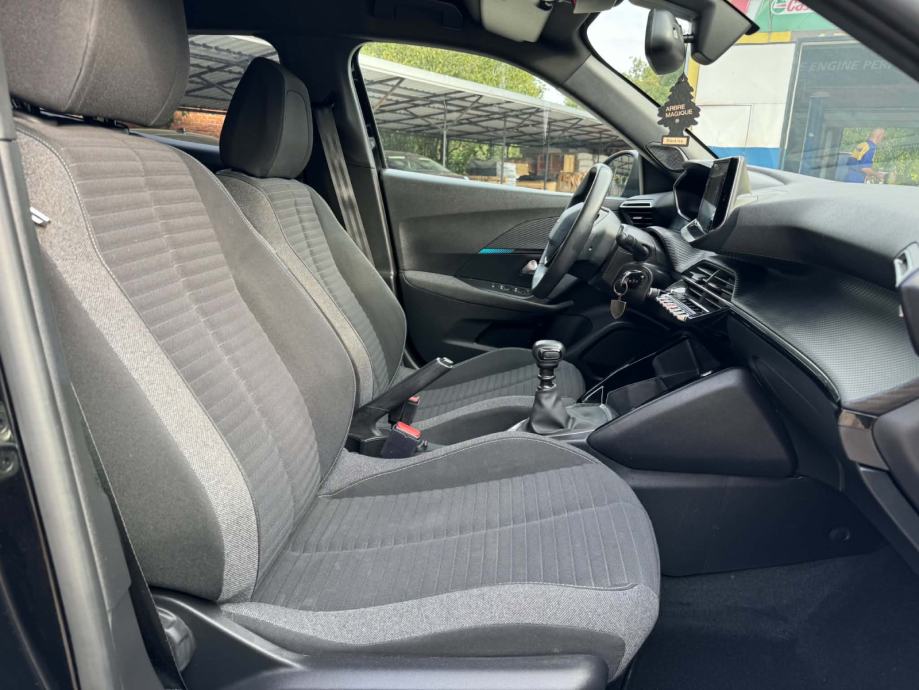 Peugeot 2008 1,2 *Kamere, tempomat,.. *Garancija 12.mj.*, fotografija 14