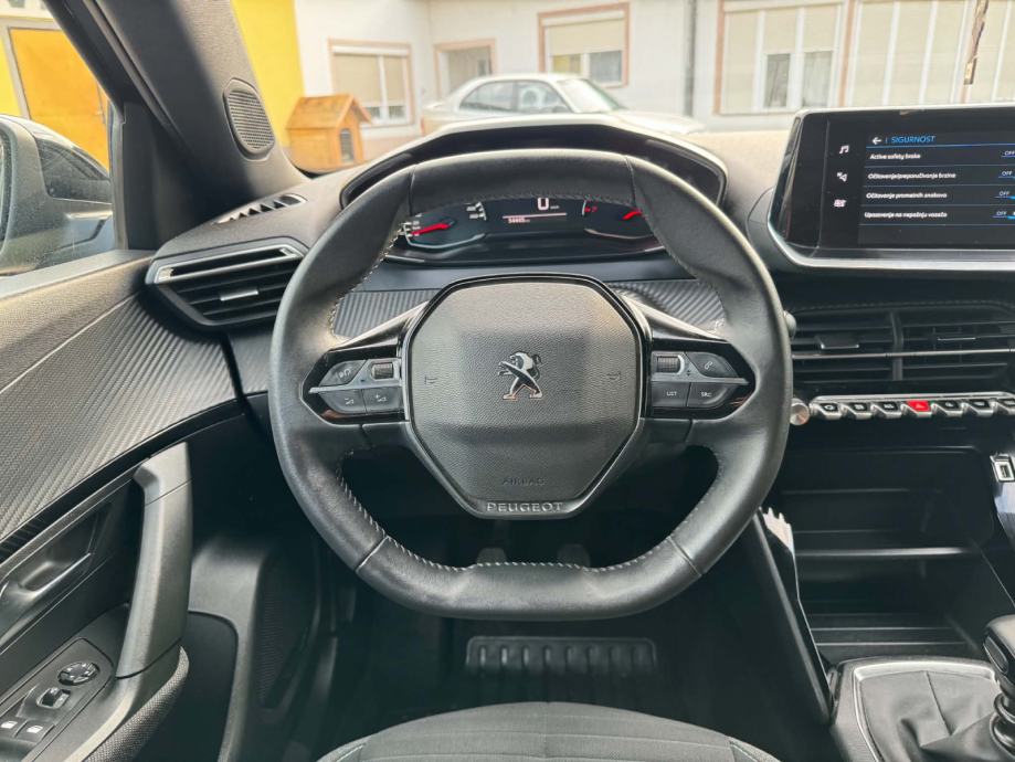 Peugeot 2008 1,2 *Kamere, tempomat,.. *Garancija 12.mj.*, fotografija 11