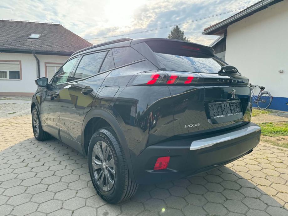 Peugeot 2008 1,2 *Kamere, tempomat,.. *Garancija 12.mj.*, fotografija 5