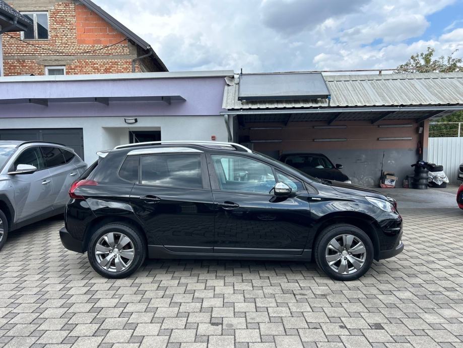 Peugeot 2008 1,2 redizajn *garancija na km**servisna,veliki servis**, fotografija 4