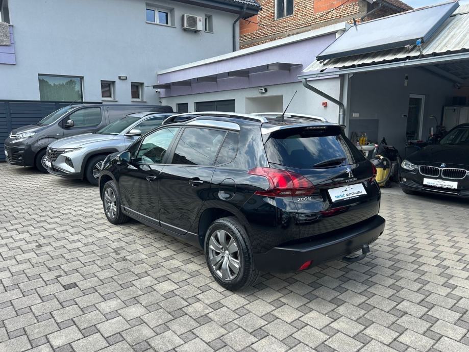 Peugeot 2008 1,2 redizajn *garancija na km**servisna,veliki servis**, fotografija 2