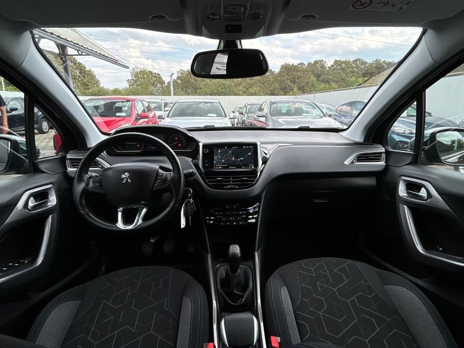 Peugeot 2008 1,2 redizajn *garancija na km**servisna,veliki servis**, fotografija 10
