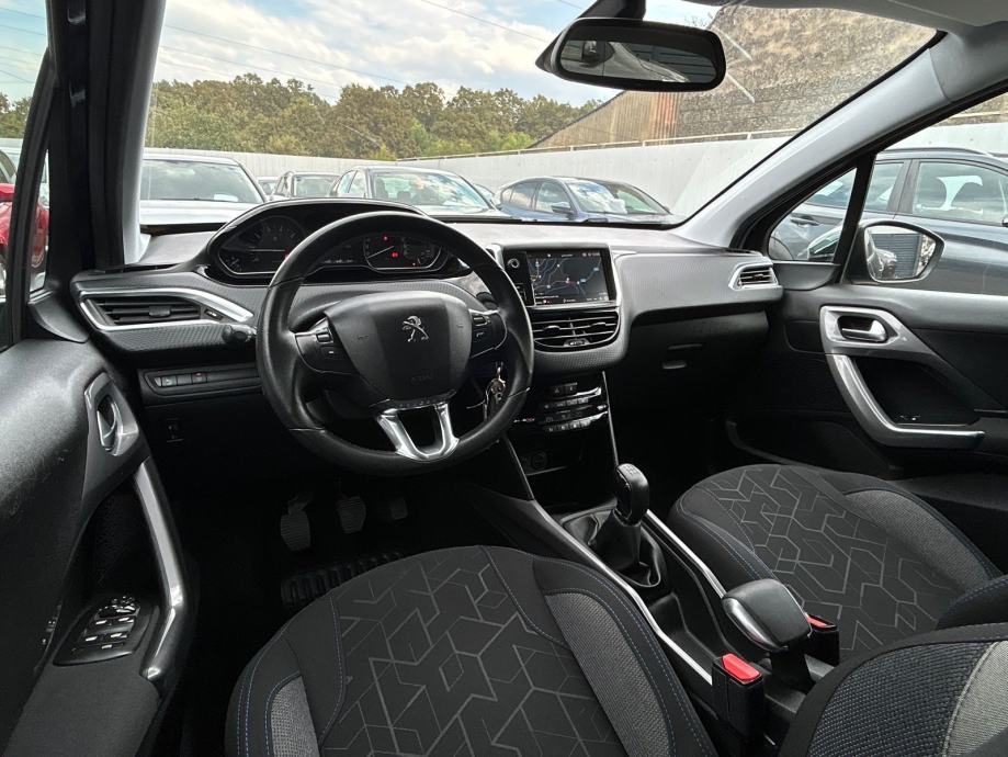 Peugeot 2008 1,2 redizajn *garancija na km**servisna,veliki servis**, fotografija 11