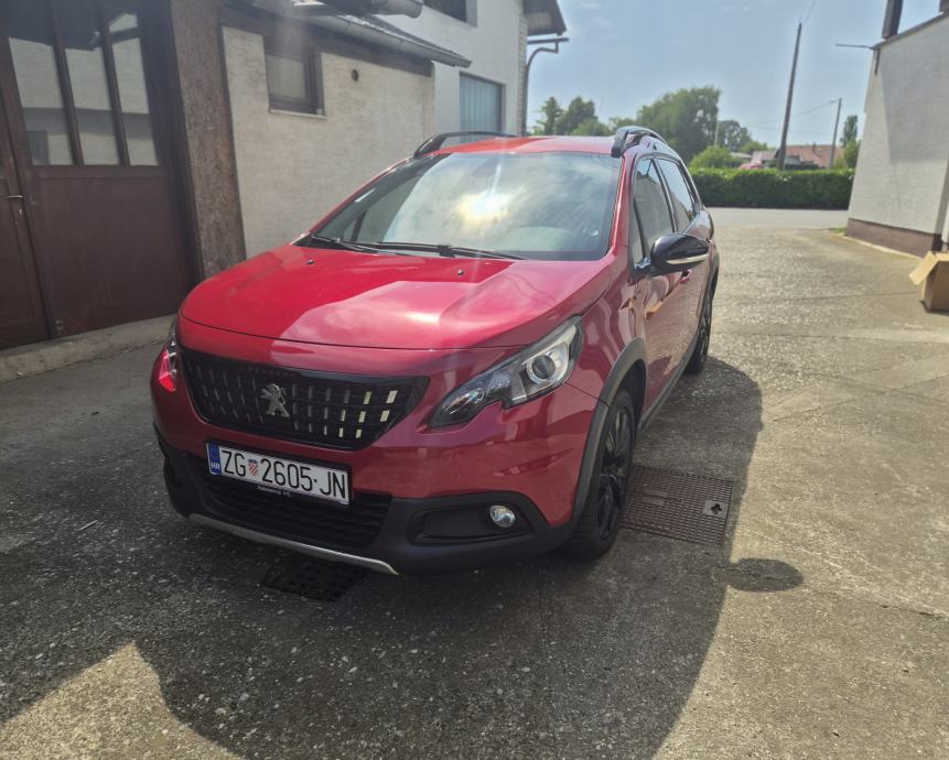 Peugeot 2008 1,2 GT LINE, fotografija 2