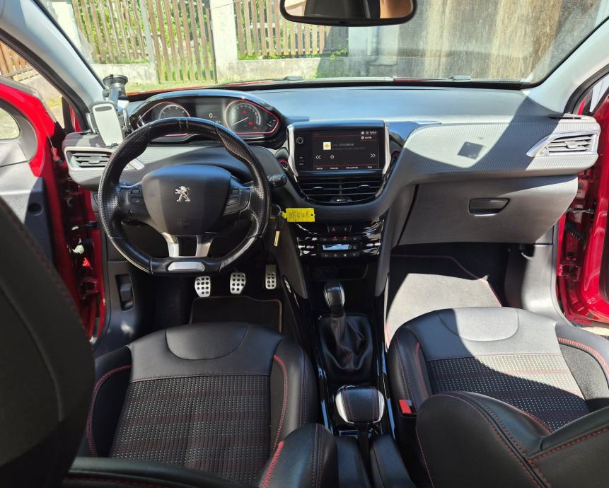Peugeot 2008 1,2 GT LINE, fotografija 7