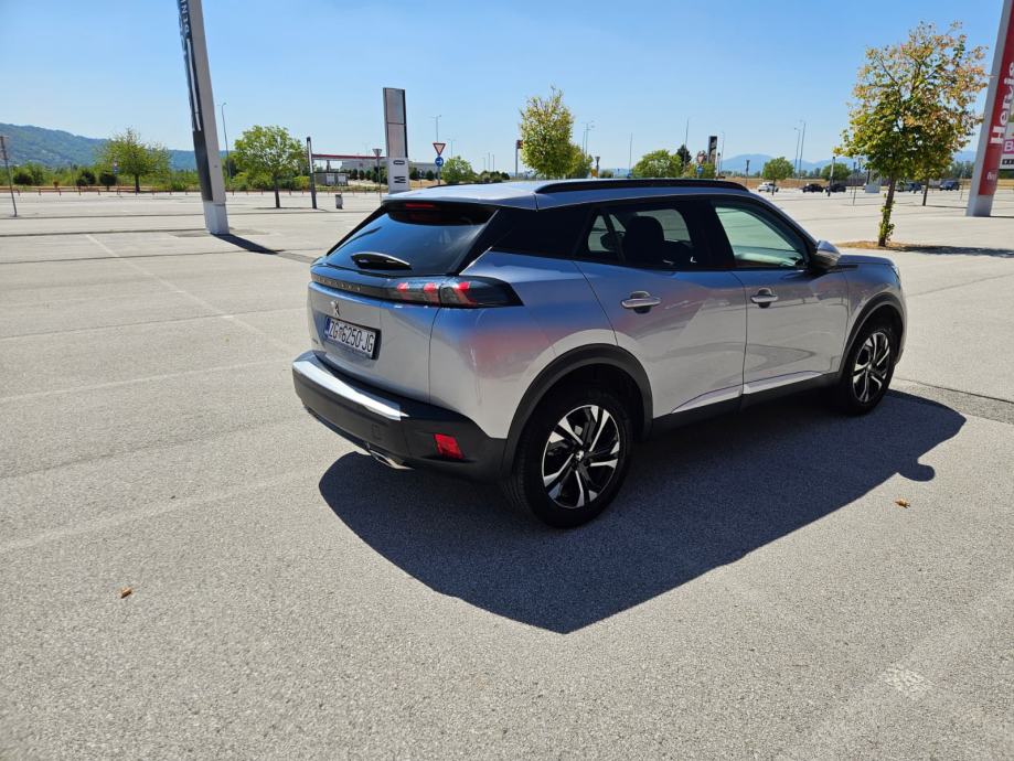 Peugeot 2008, Automatik, Odlično očuvan, Servisna knjižica, 2021.,, fotografija 4