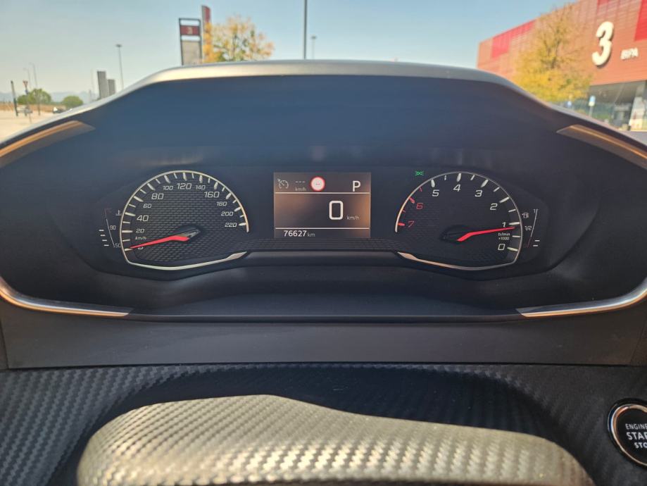 Peugeot 2008, Automatik, Odlično očuvan, Servisna knjižica, 2021.,, fotografija 8