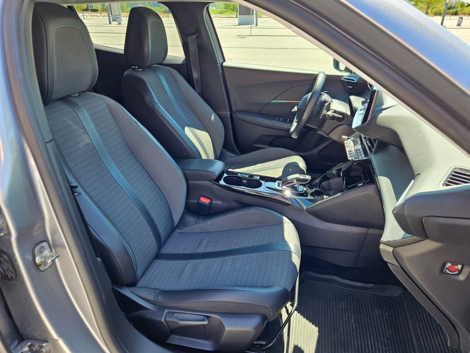 Peugeot 2008, Automatik, Odlično očuvan, Servisna knjižica, 2021.,, fotografija 12