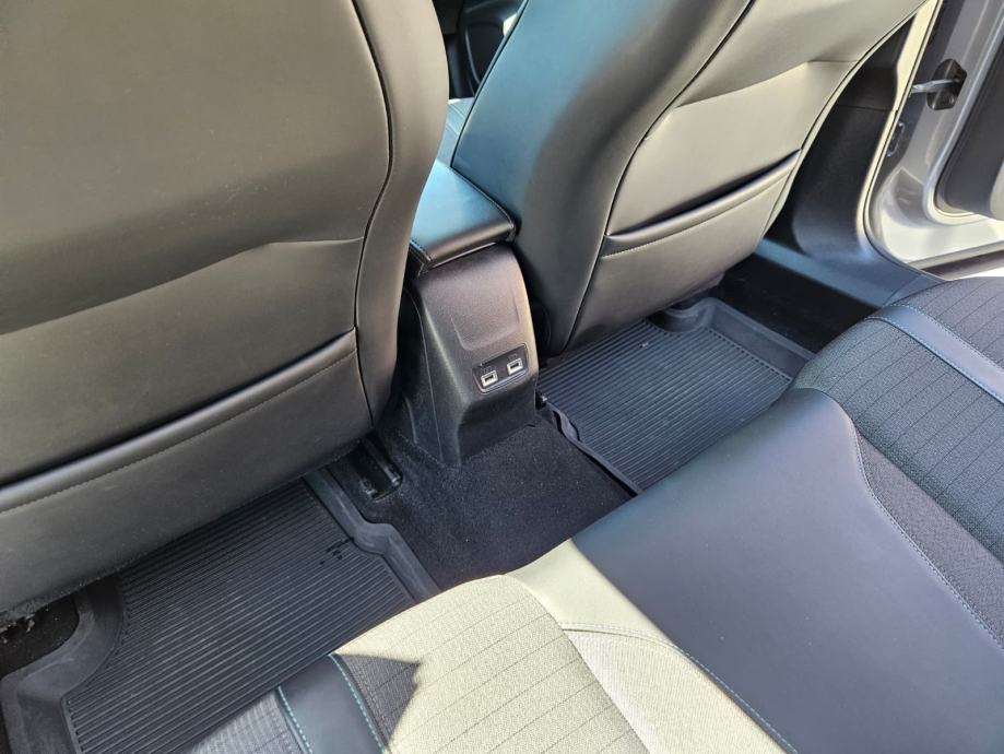 Peugeot 2008, Automatik, Odlično očuvan, Servisna knjižica, 2021.,, fotografija 14